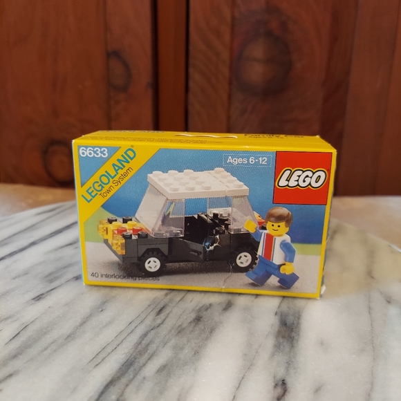 1985 LEGO 6633 Family Town Car